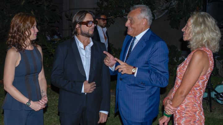 Joaquín Cortés con invitados durante la recepción