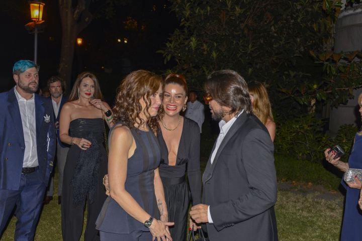 Saludos en la recepción previa a la ceremonia
